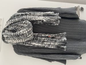 Poncho mit Webschal