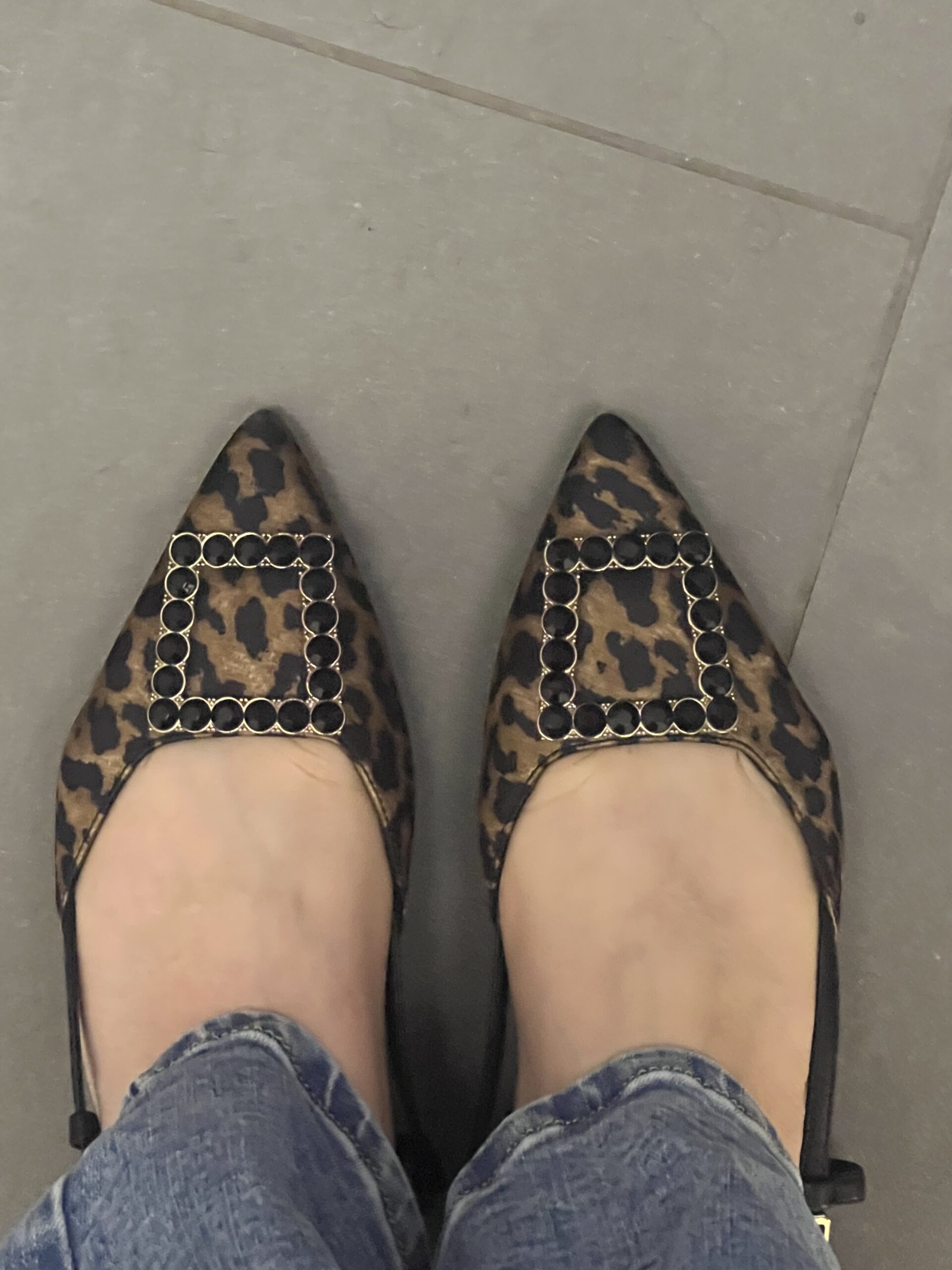 Ballerinas mit Animal Print und schwarzer Edelstein schnalle