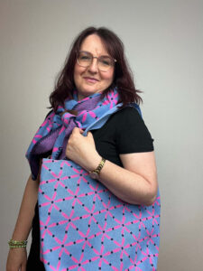 Jeanette mit Tuch und Tasche von LOT83