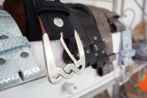 Gürtel mit großer Gürtelschnalle